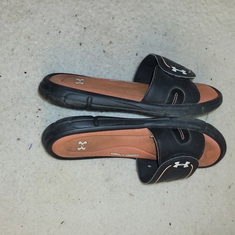 Under Armour Sandals‎ -Youth Girls Sz 5 - Ignite Slide Black & Pink Flats